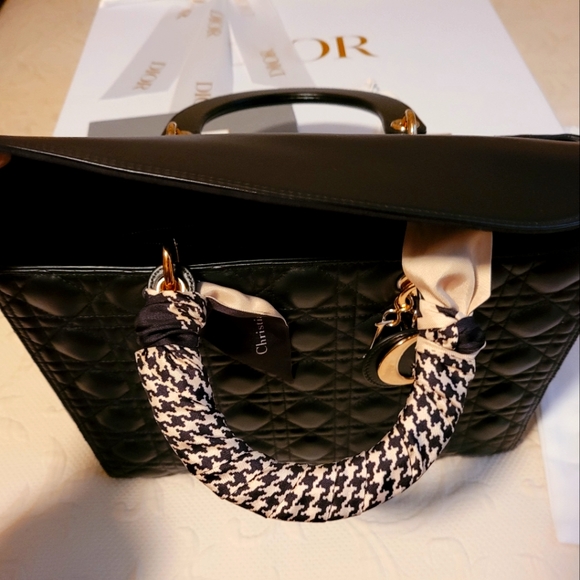Lady Dior Large Size. EUC - Picture 10 of 17
